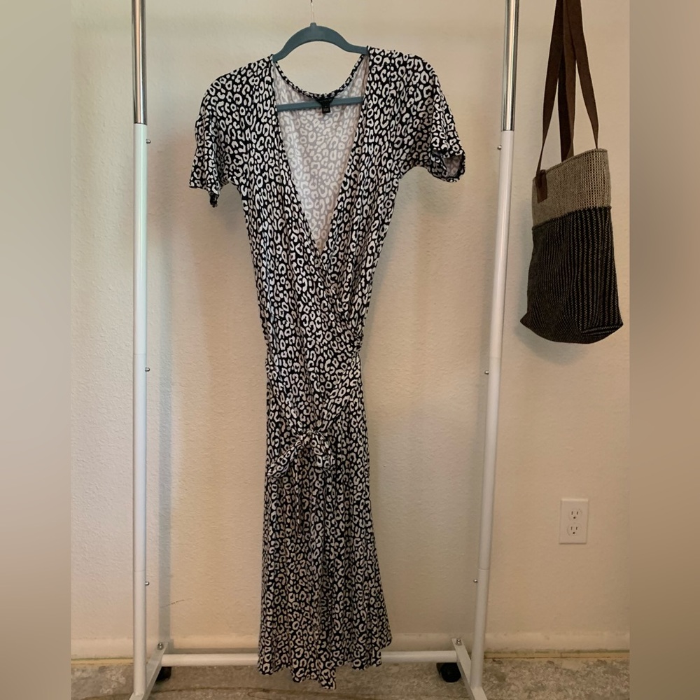 Ann Taylor wrap dress sz 4